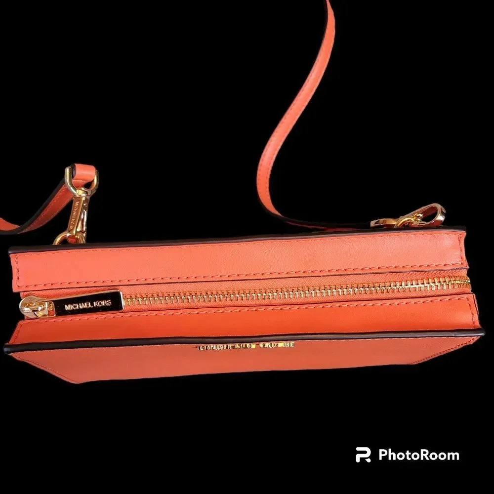 NWT Michael Kors Sheila Crossbody